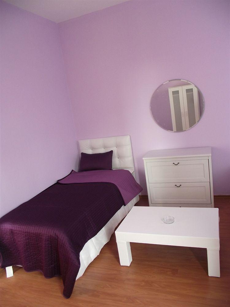 Ezra Suites
