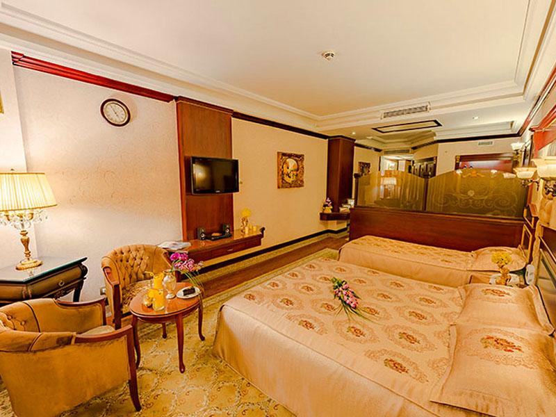 Ghasre Talaee Hotel