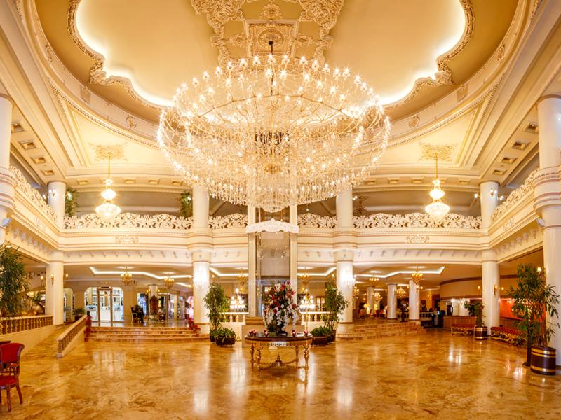 Ghasre Talaee Hotel