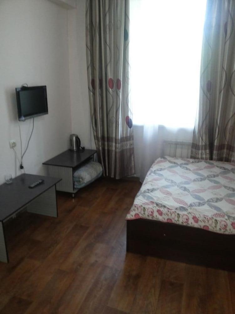 Kuze Hotel