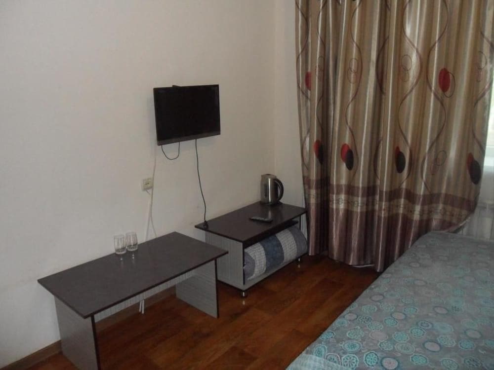 Kuze Hotel