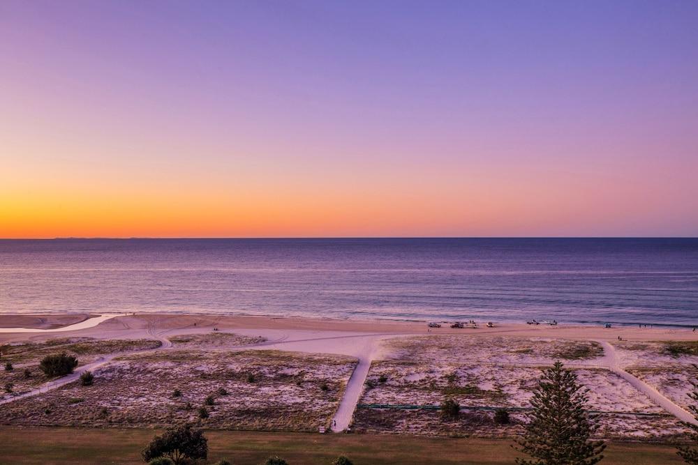 Wyndham Kirra Beach