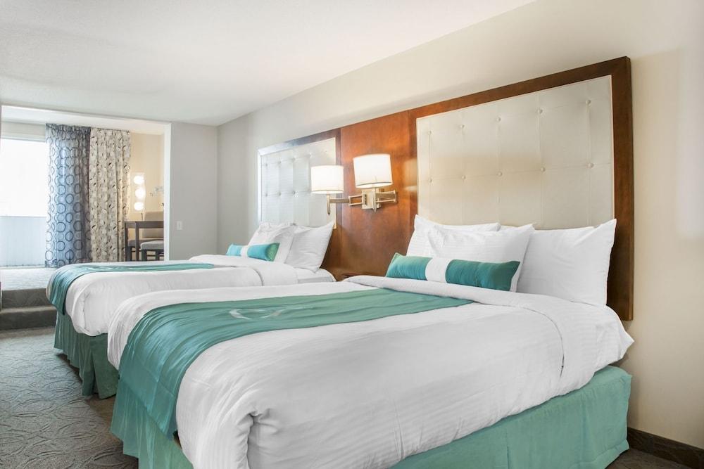 Aqua Blue Hotel