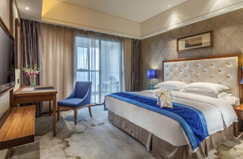 Howard Johnson Huachen All-Suites Apartment Hotel