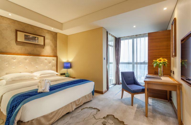 Howard Johnson Huachen All-Suites Apartment Hotel