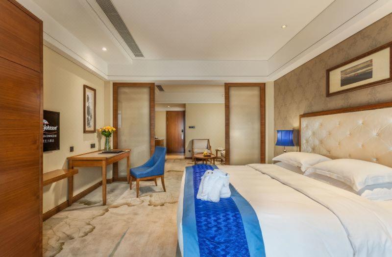 Howard Johnson Huachen All-Suites Apartment Hotel