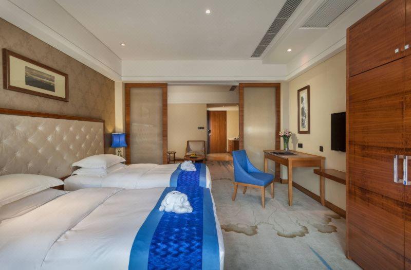 Howard Johnson Huachen All-Suites Apartment Hotel