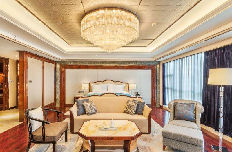 Howard Johnson Huachen All-Suites Apartment Hotel