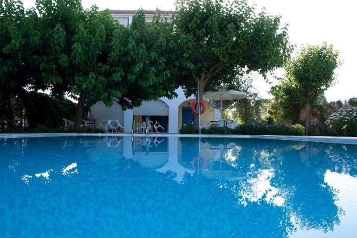 Thanasis Apartments