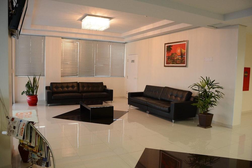 Lh Plaza Hotel