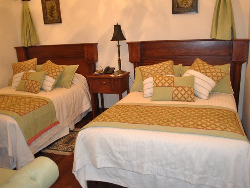 Roka Plaza Hotel Boutique