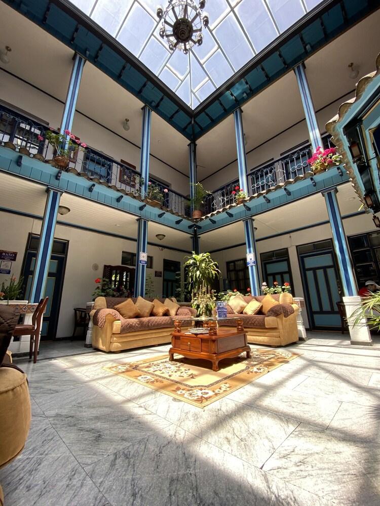 Hotel Montecarlo