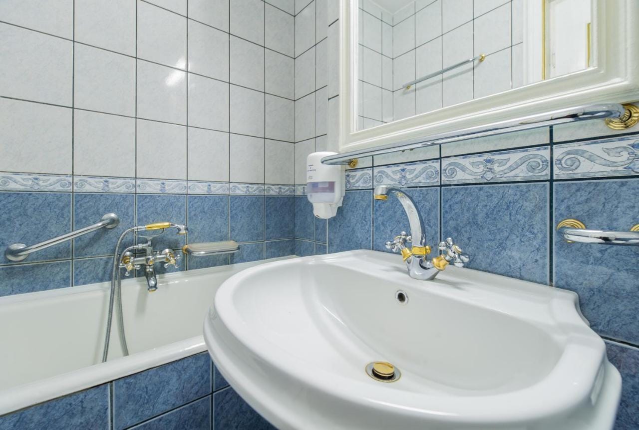 Hotel Cetate Imparatul Romanilor