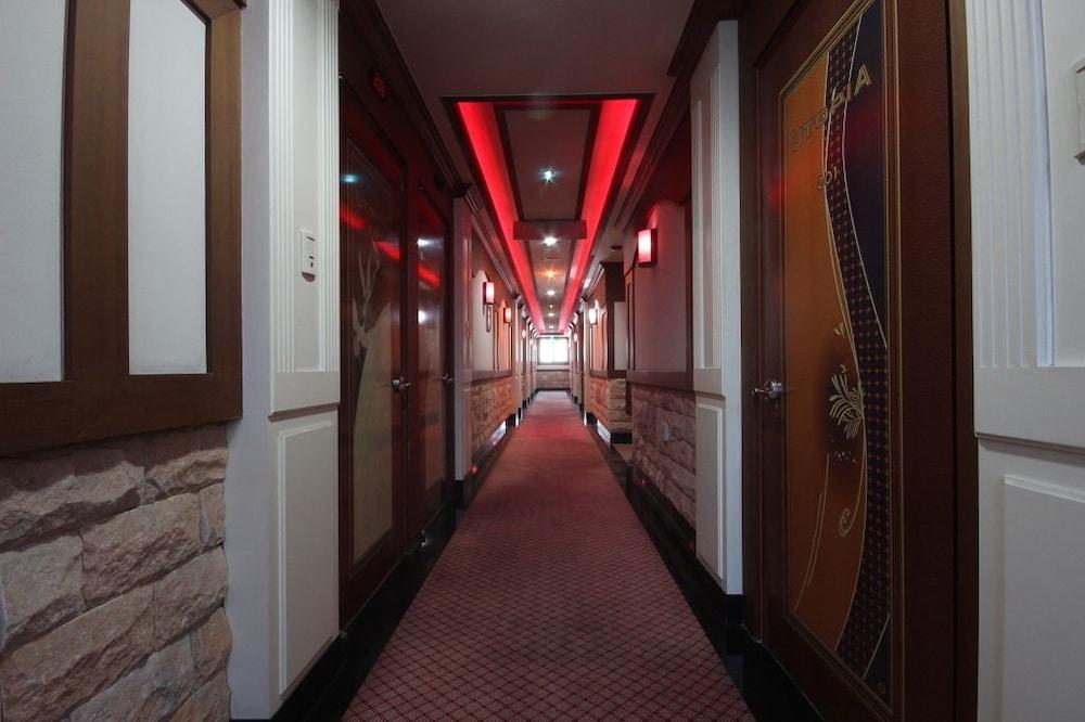 Utopia Motel