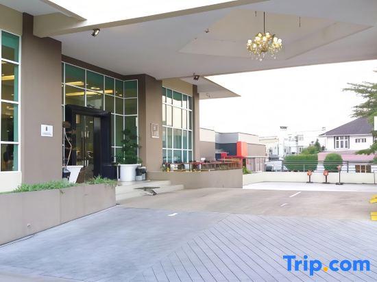 De' Viana Hotel and Apartment