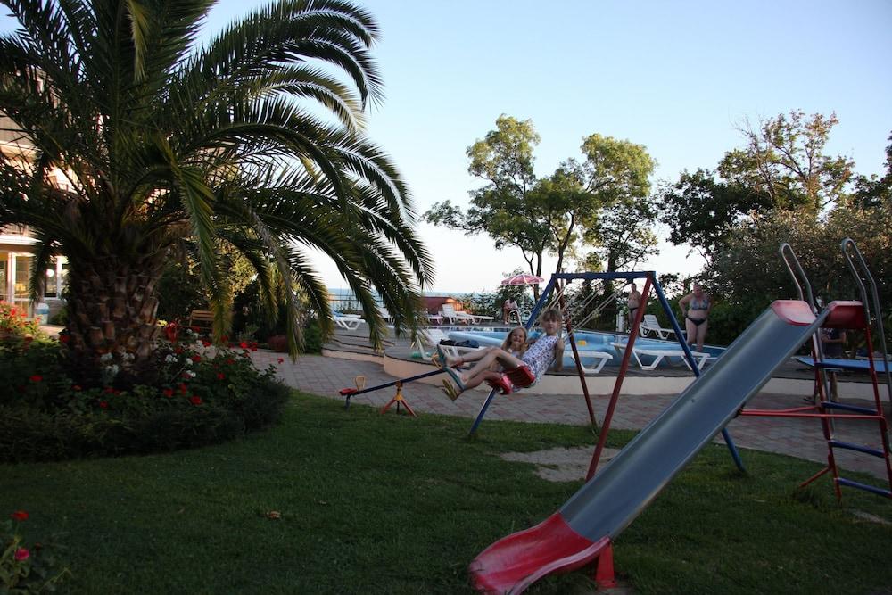 WaterLoo Hotel
