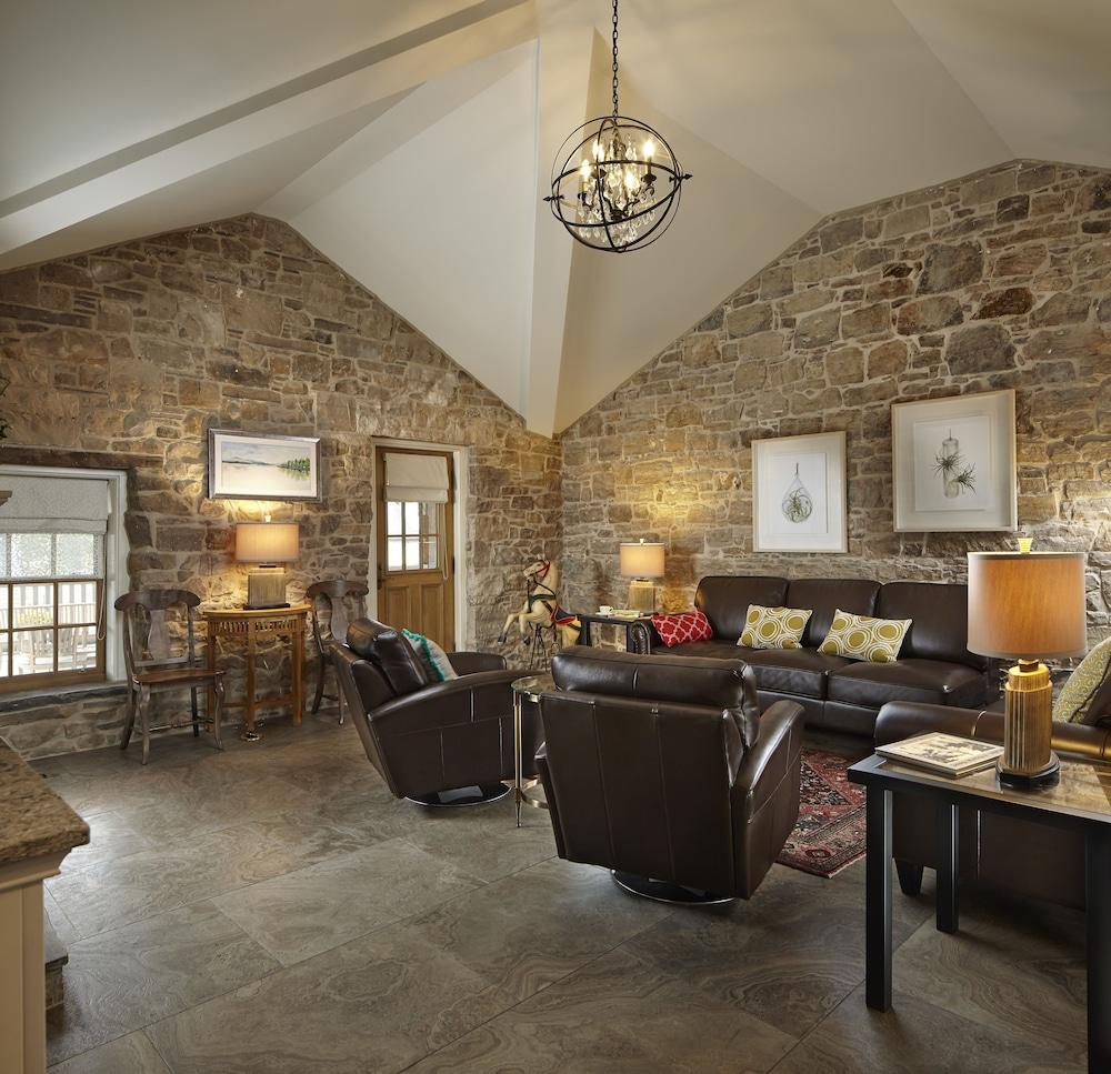 The Barracks Inn