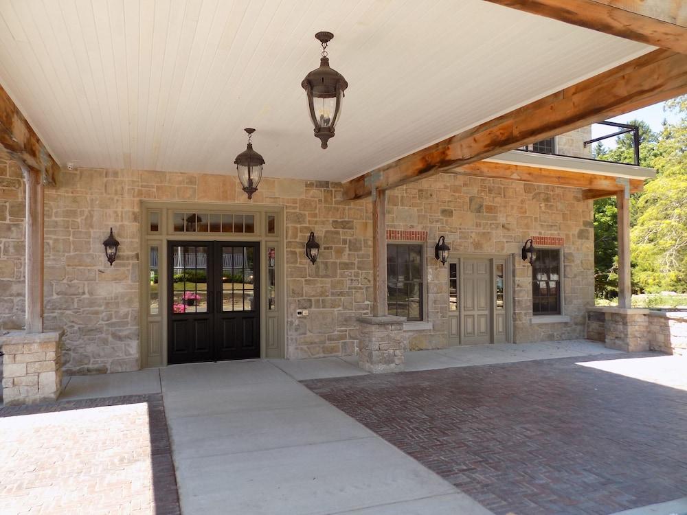 The Barracks Inn