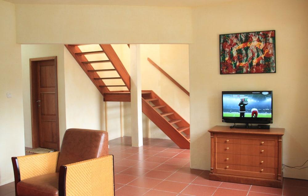 Villa Durian Tuktuk Timbul