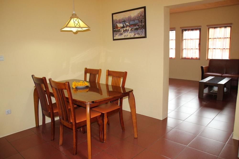 Villa Durian Tuktuk Timbul