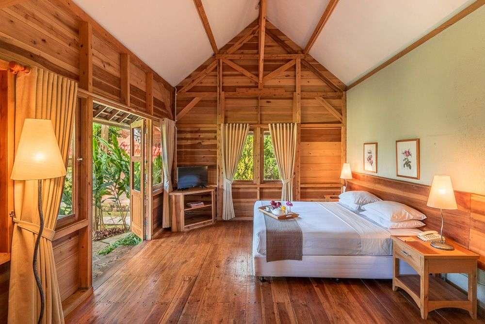 Kebun Mawar Situhapa Hotel