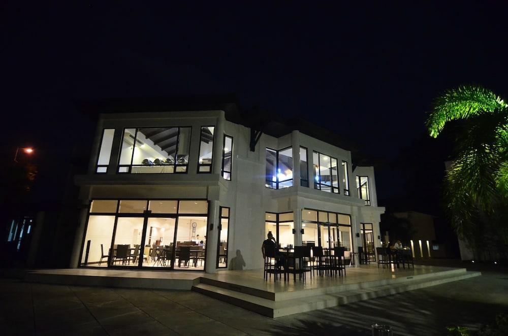 Hotel Kamana Sactuary Resort and Spa