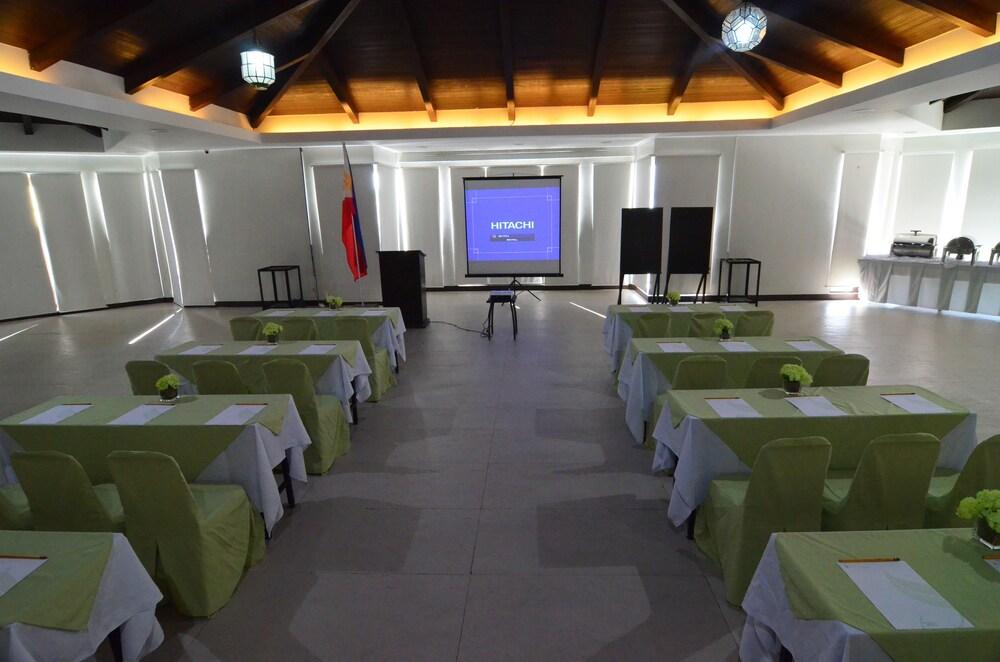 Hotel Kamana Sactuary Resort and Spa