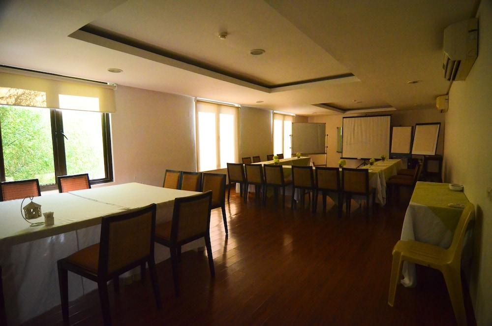 Hotel Kamana Sactuary Resort and Spa