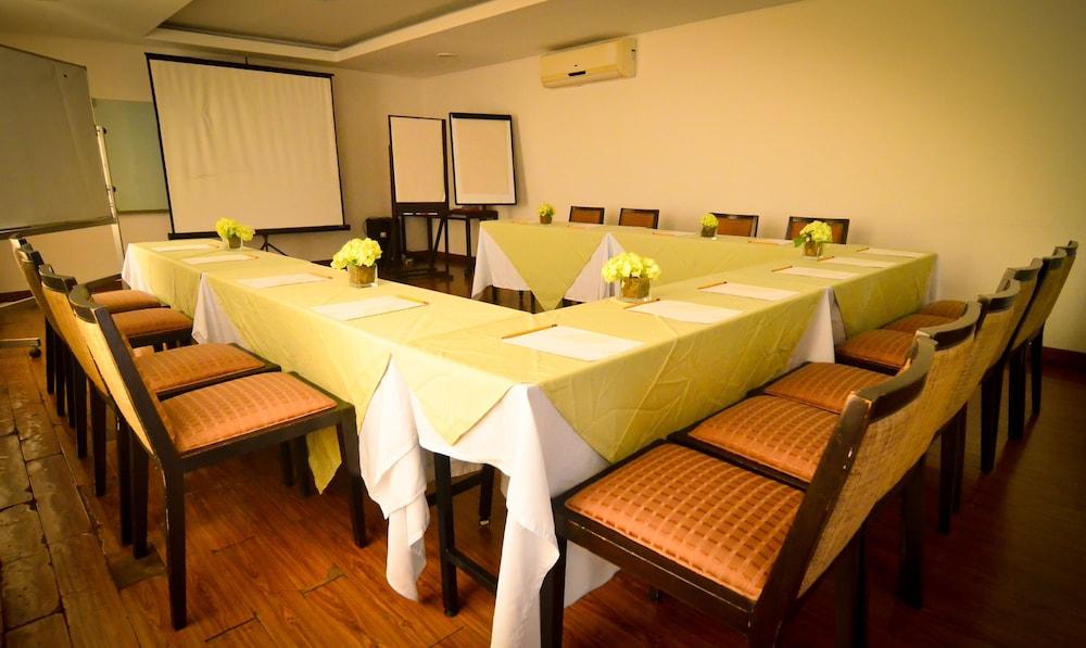 Hotel Kamana Sactuary Resort and Spa