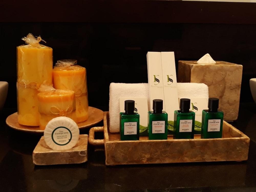 Hotel Kamana Sactuary Resort and Spa