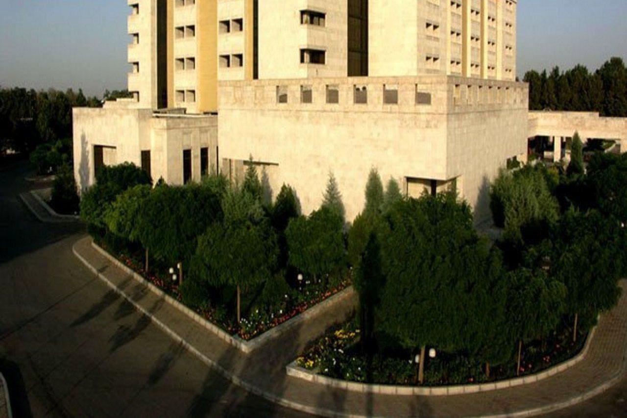 Pardisan Hotel
