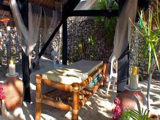 Ravenala Resort