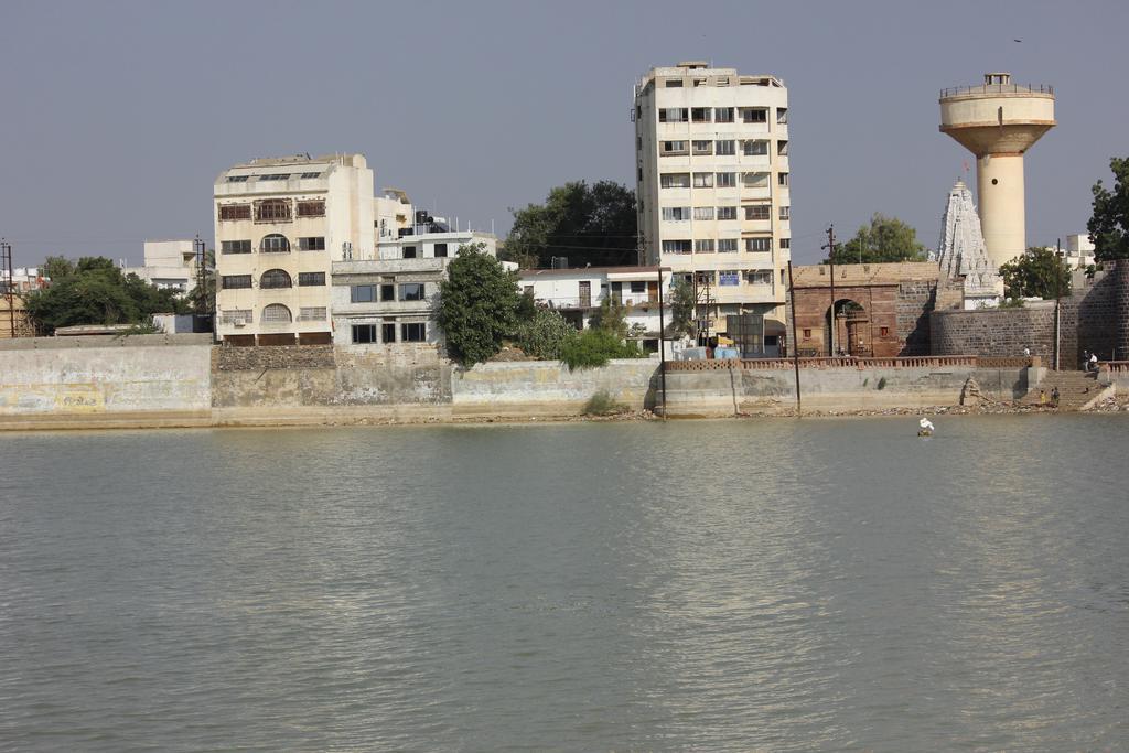 Hotel Shiv Lake