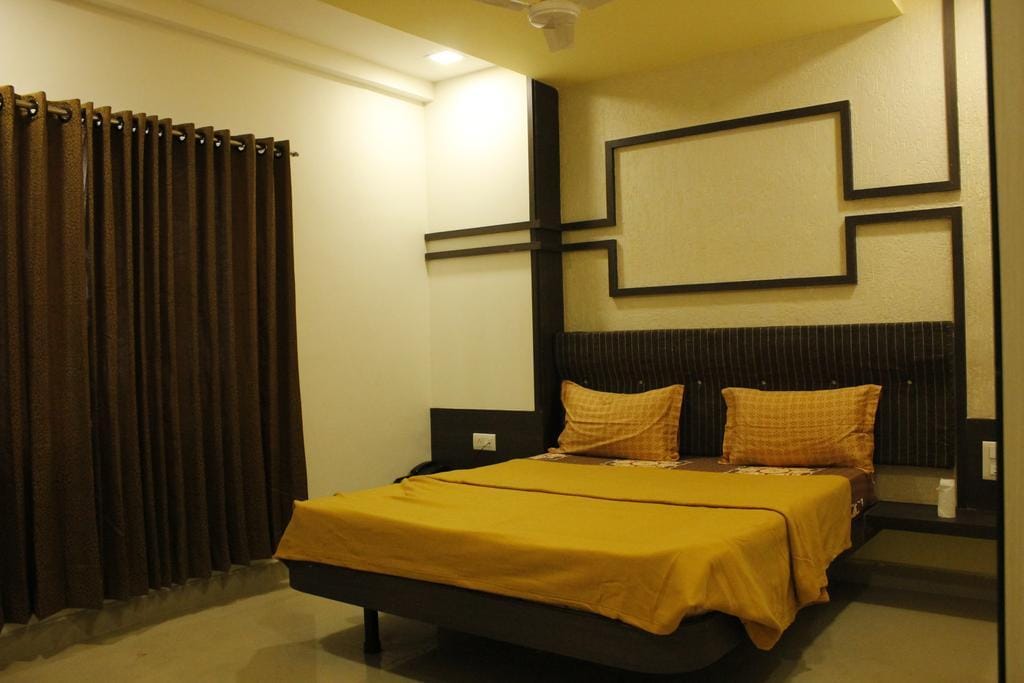 Hotel Shiv Lake