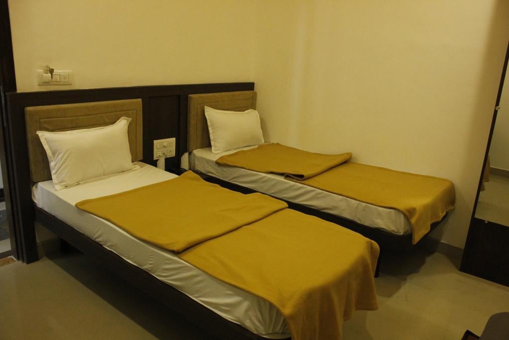 Hotel Shiv Lake