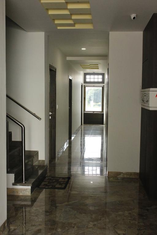 Hotel Shiv Lake