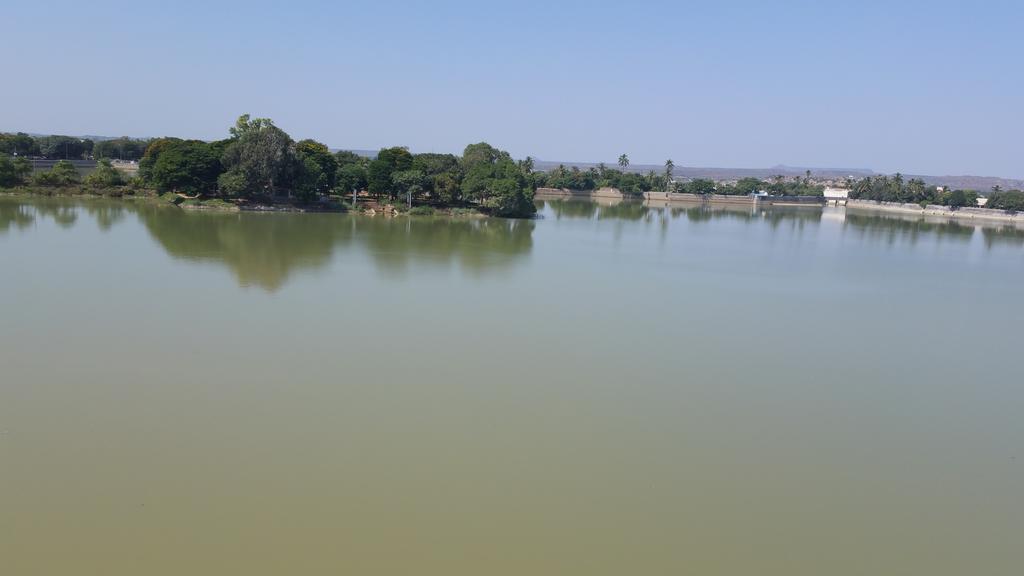 Hotel Shiv Lake