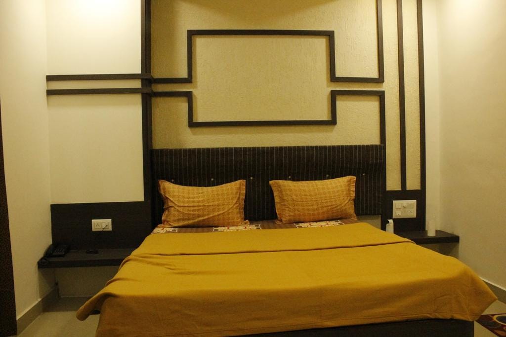 Hotel Shiv Lake