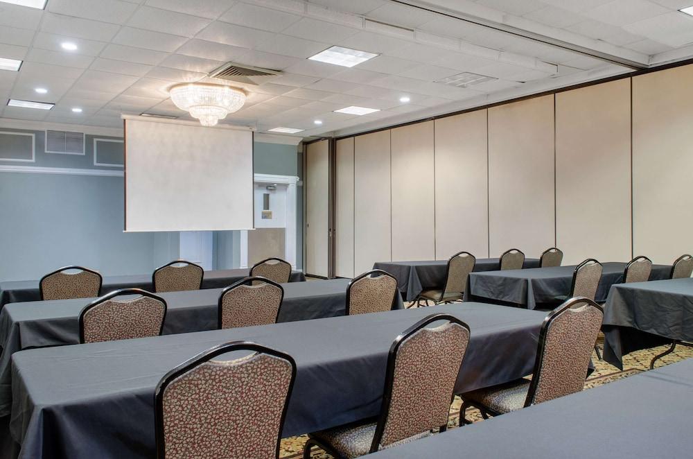 Suburban Extended Stay Hotel Shreveport Airport