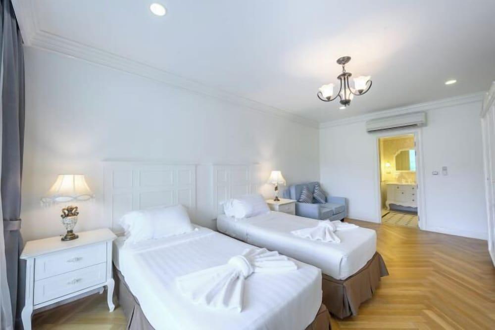 Chateau de Khaoyai Hotel & Resort