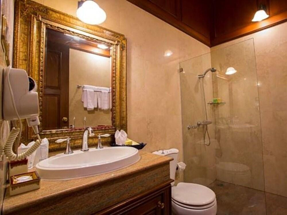 Chateau de Khaoyai Hotel & Resort
