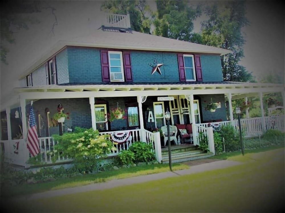 Applesauce Inn