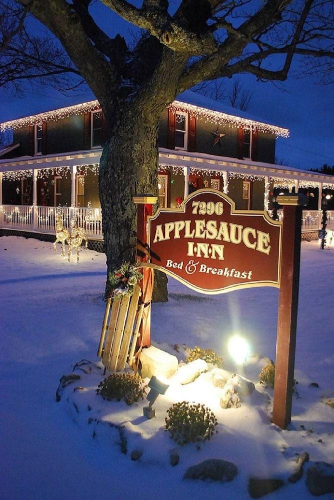 Applesauce Inn