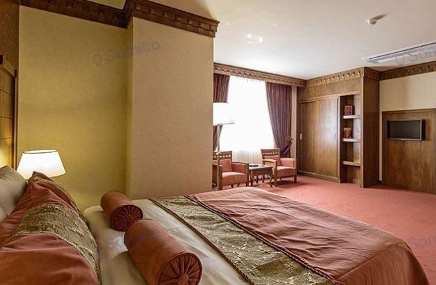 Zandiyeh Hotel