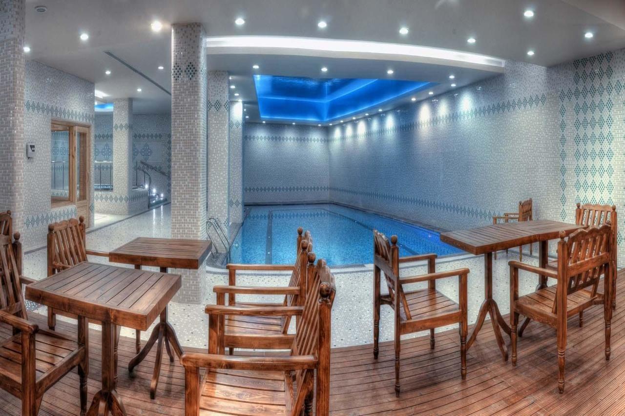 Zandiyeh Hotel