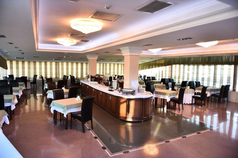 Era Palace Hotel