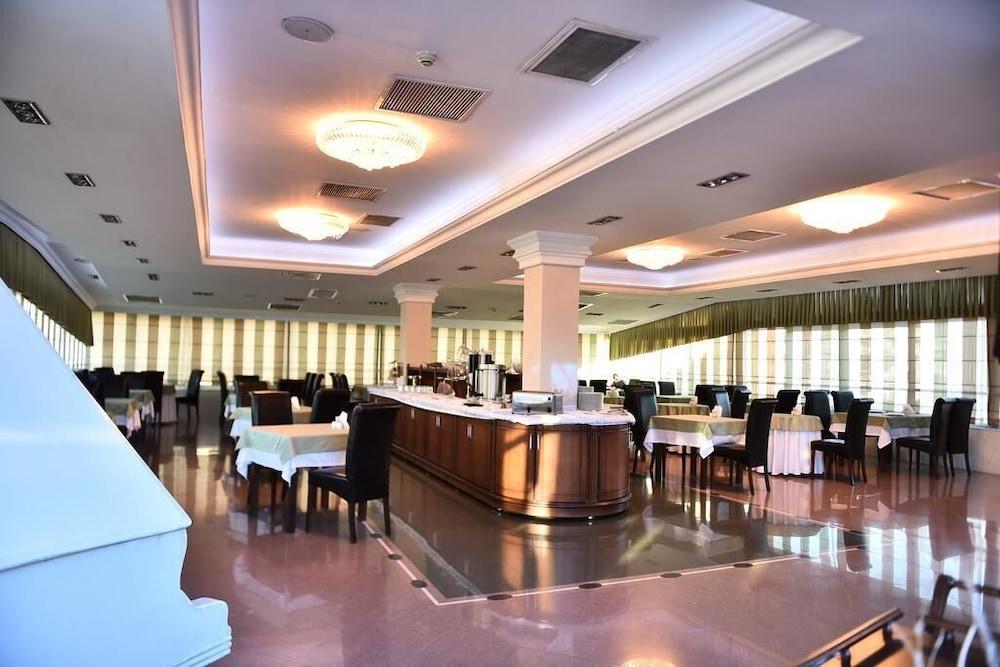 Era Palace Hotel