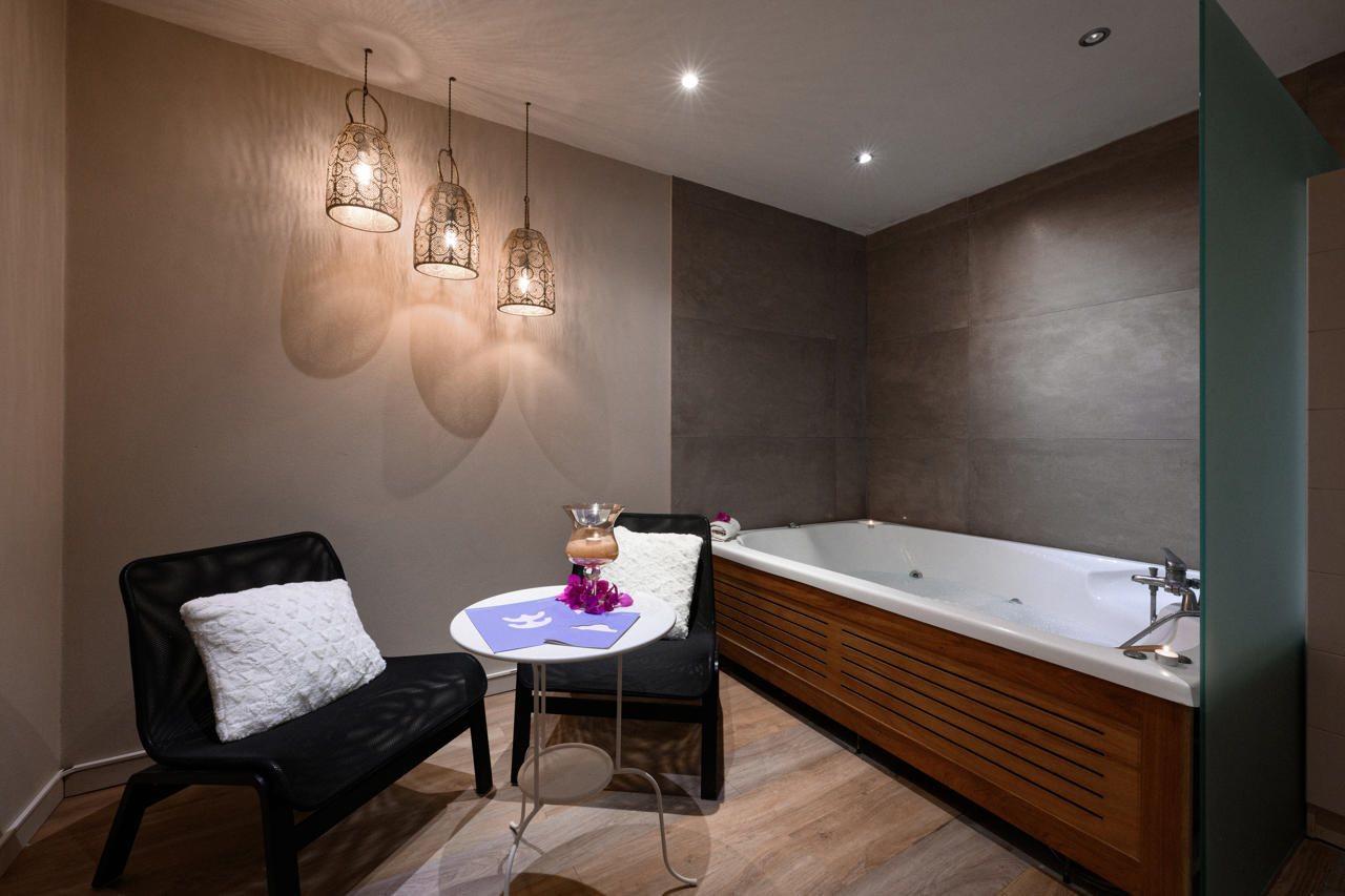 Restia Suites
