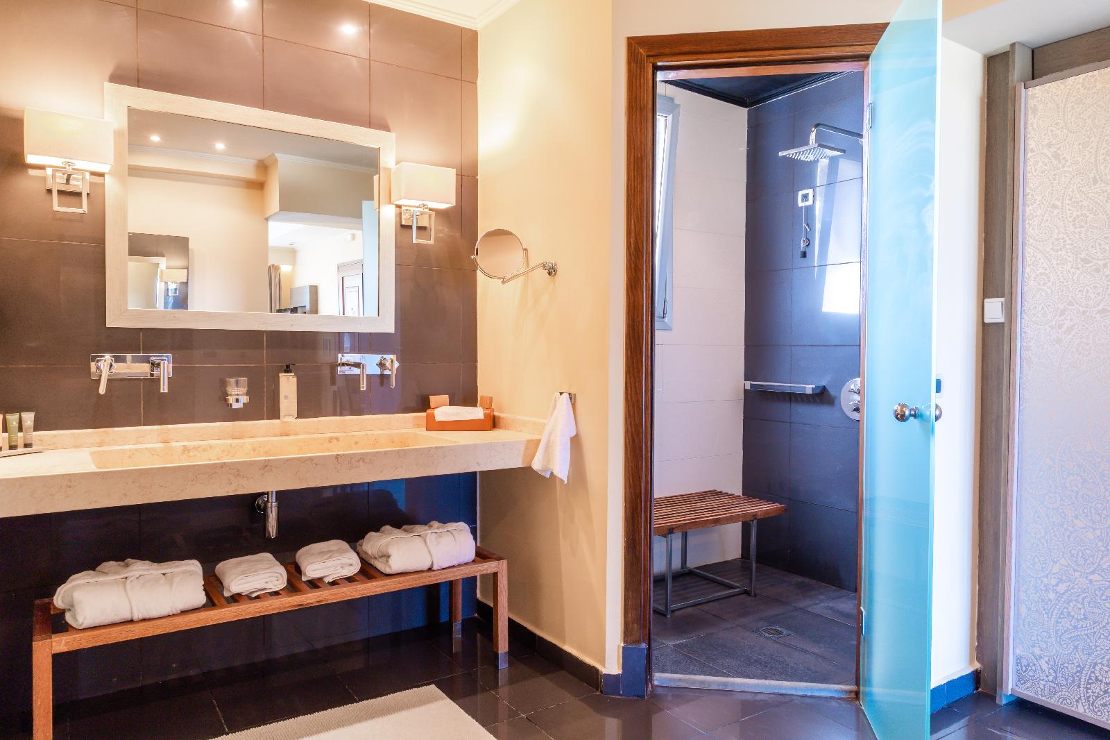 Restia Suites