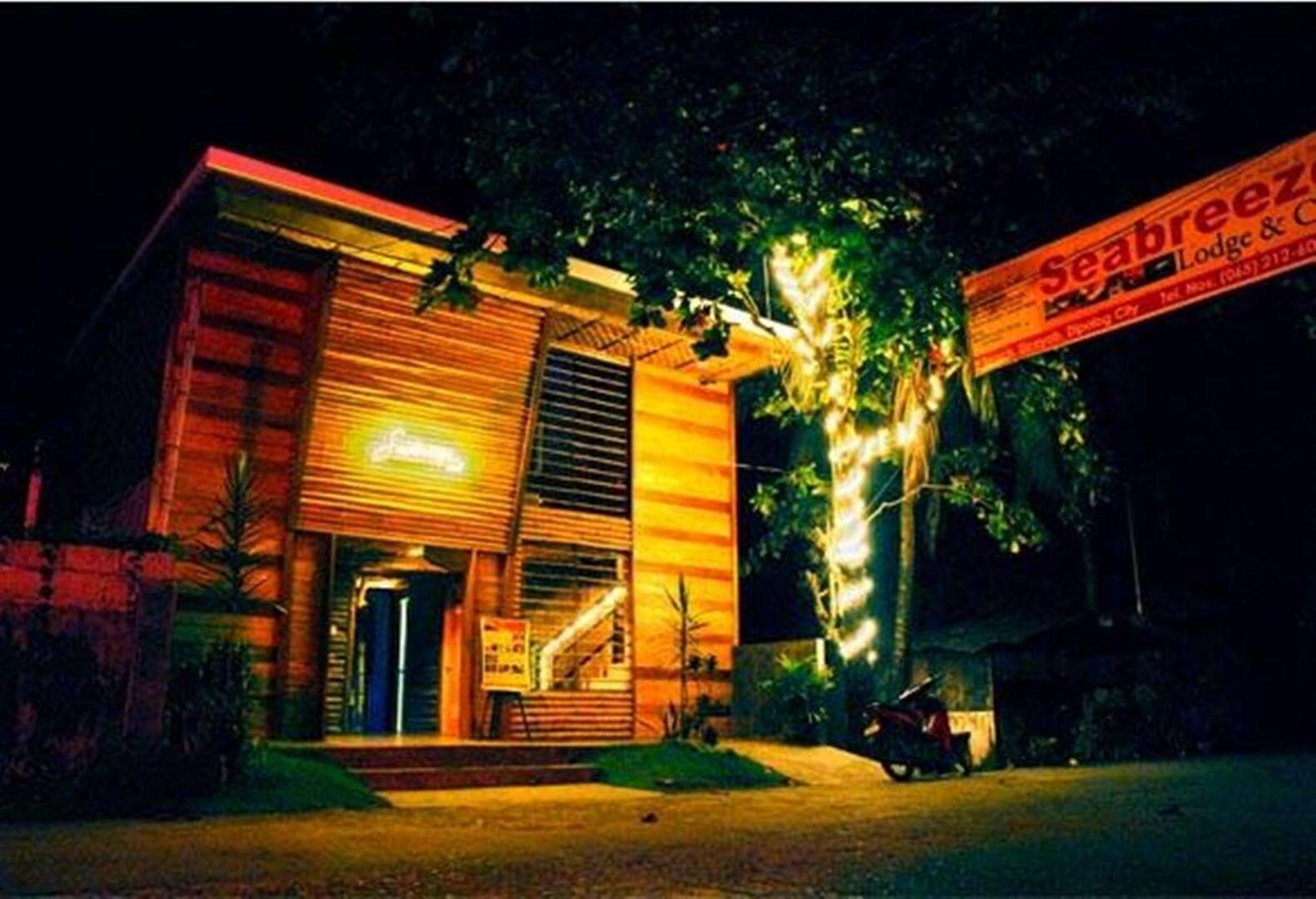 Seabreeze Lodge And Cafe